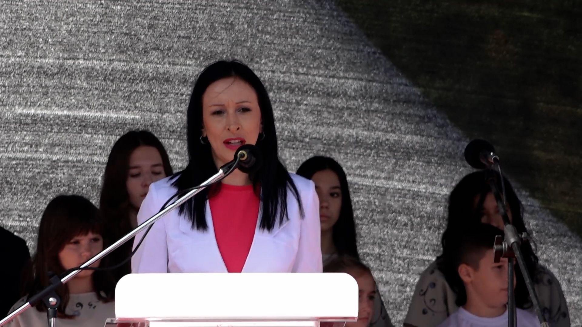 Perlez, Jelena Zaric Kovacevic ministarka za brigu o porodici i demografiji, ponosni smo na to sto Srbija ima brojne mere kojima brine o nasim porodicama Perlez, Jelena Zaric Kovacevic ministarka za brigu o porodici i demografiji, ponosni smo na to sto Srbija ima brojne mere kojima brine o nasim porodicama